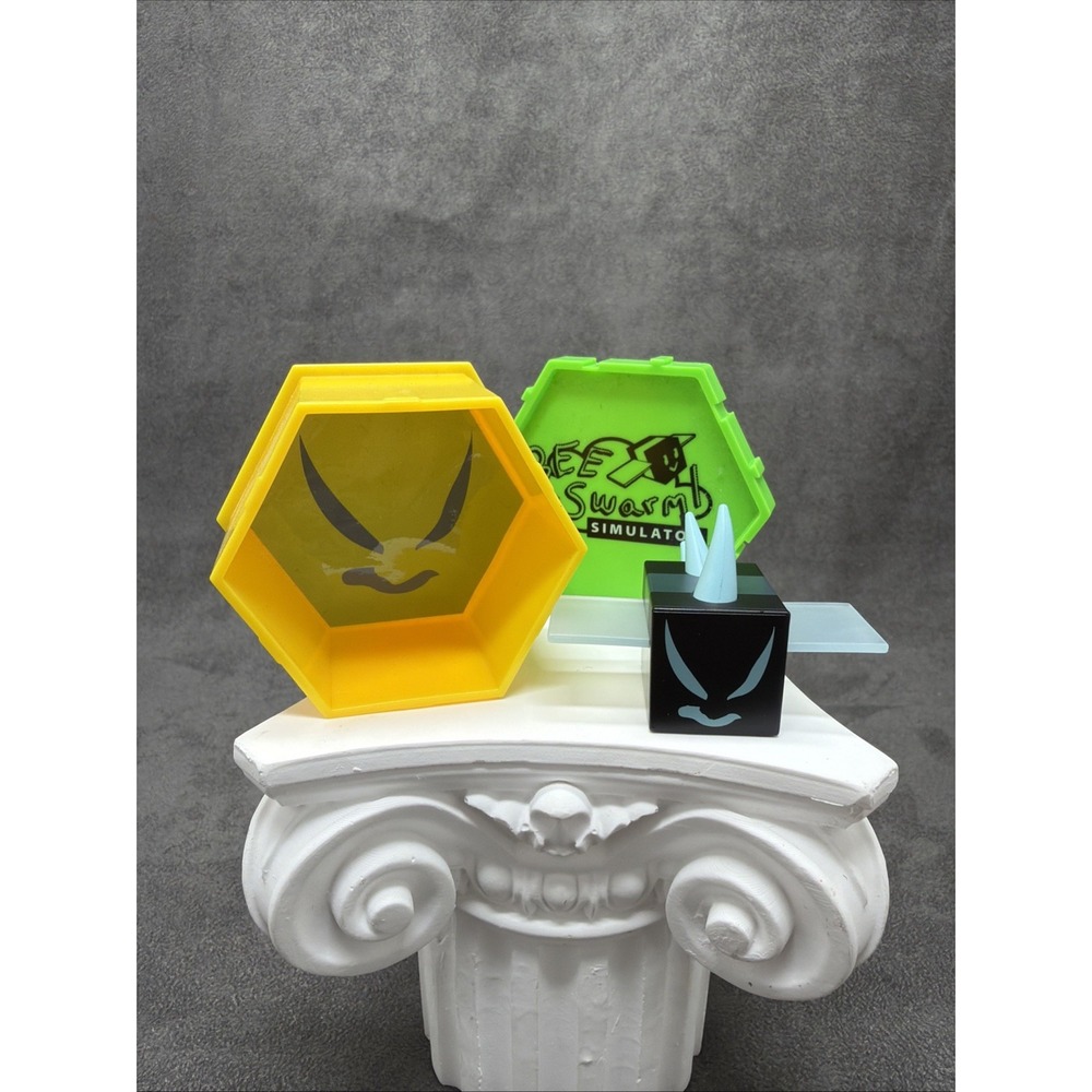 Bee Swarm Simulator Mini Series 1 Vicious Bee Figure & Comb